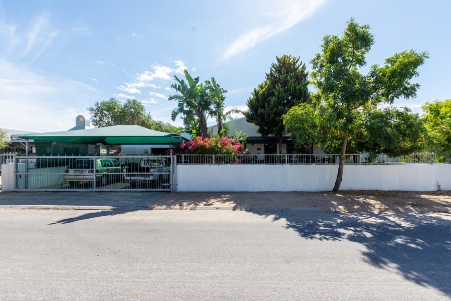 4 Bedroom Property for Sale in Laaiplek Western Cape